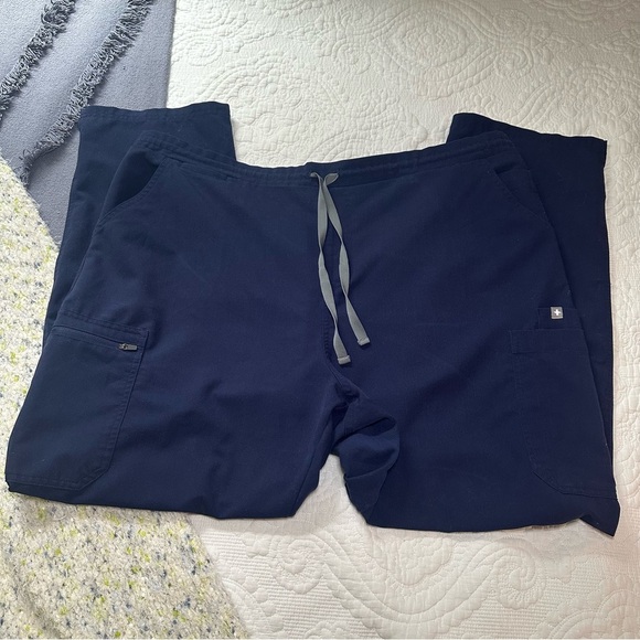 Figs Women’s Yola Skinny Scrub Pants. Color: Navy. Size: XXL. - Picture 1 of 7
